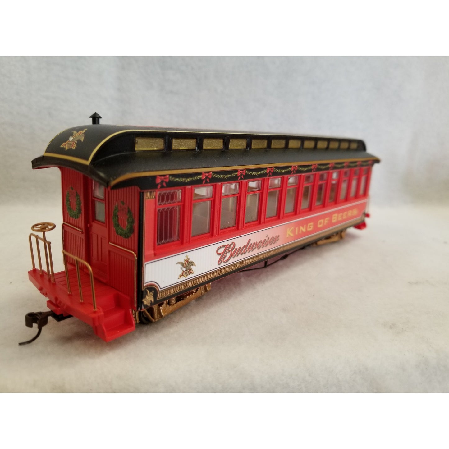 On30 Scale  Bachmann, Hawthorne Village  Budweiser Train Set
