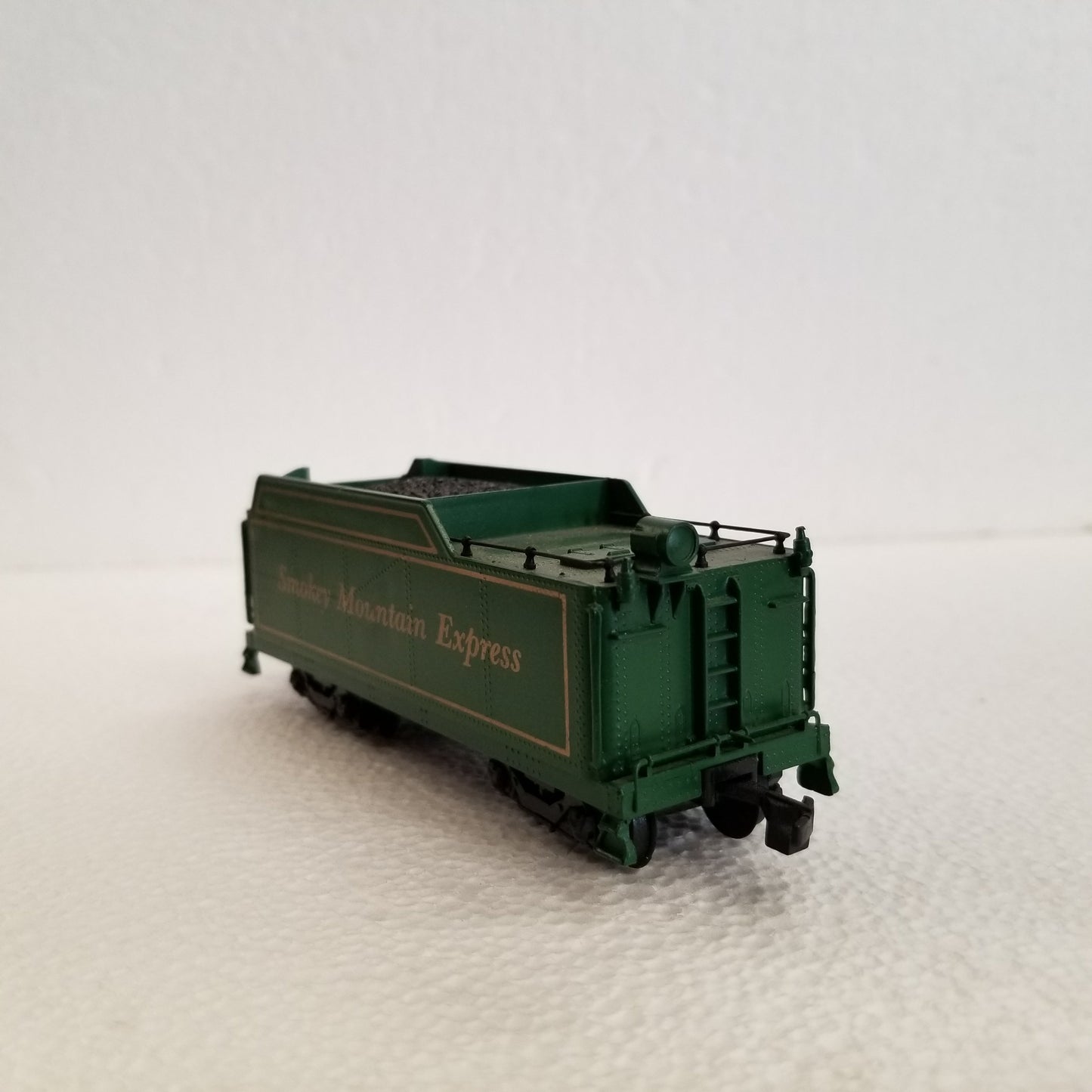 HO Scale   Bachmann   Smokey Mountain Express 0-6-0 Locomotive #97 And Tender