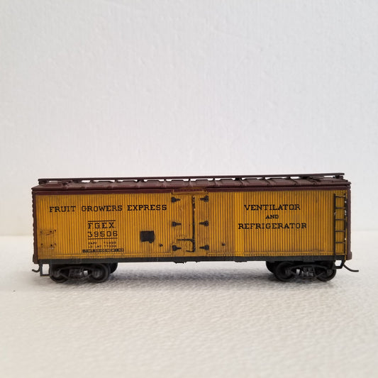 HO Scale Athearn Fruit Growers Express Refrigerator Car No.39506