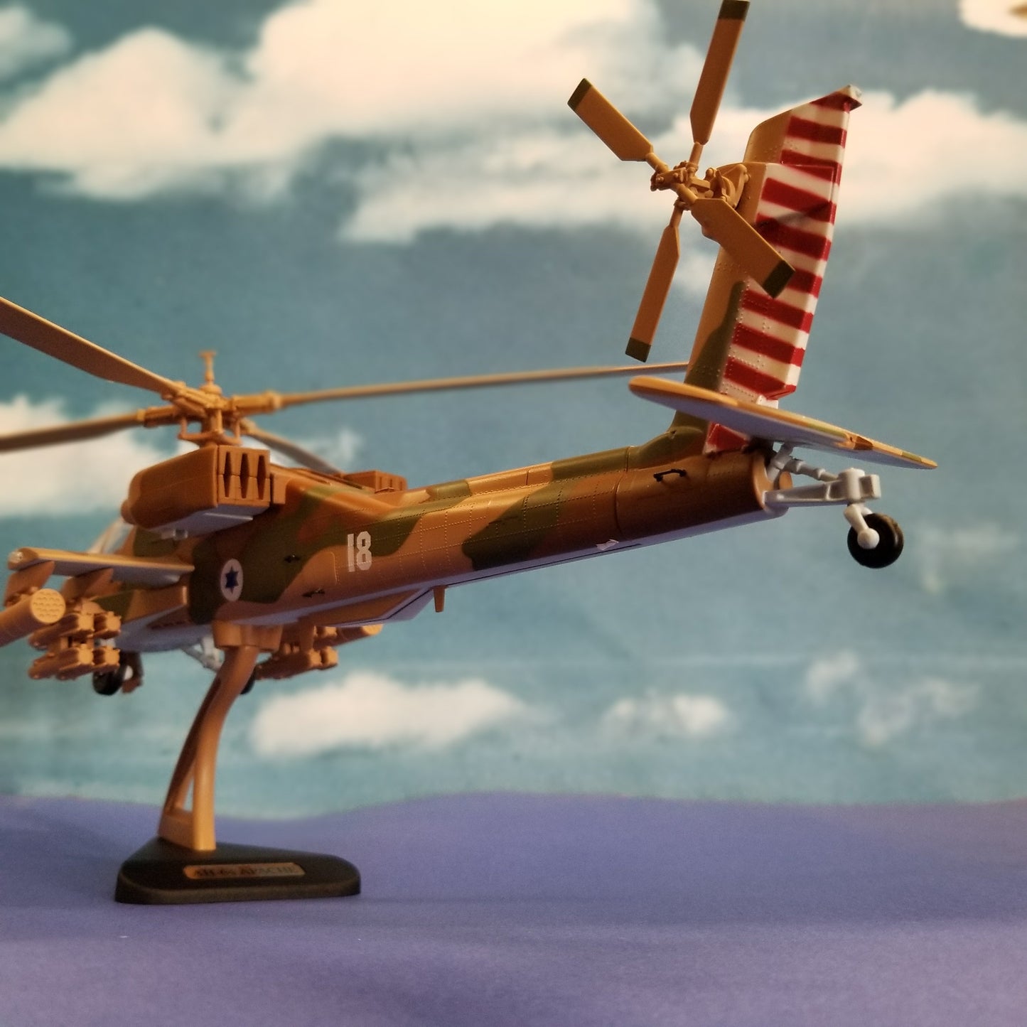 1/48 Scale Model Power No.6442 Apache AH-64 Helicopter