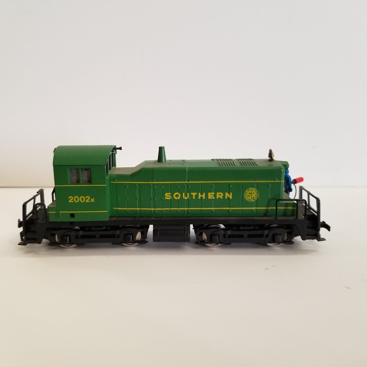 HO Scale AHM Southern Railway SW-1 Switcher No.2002k