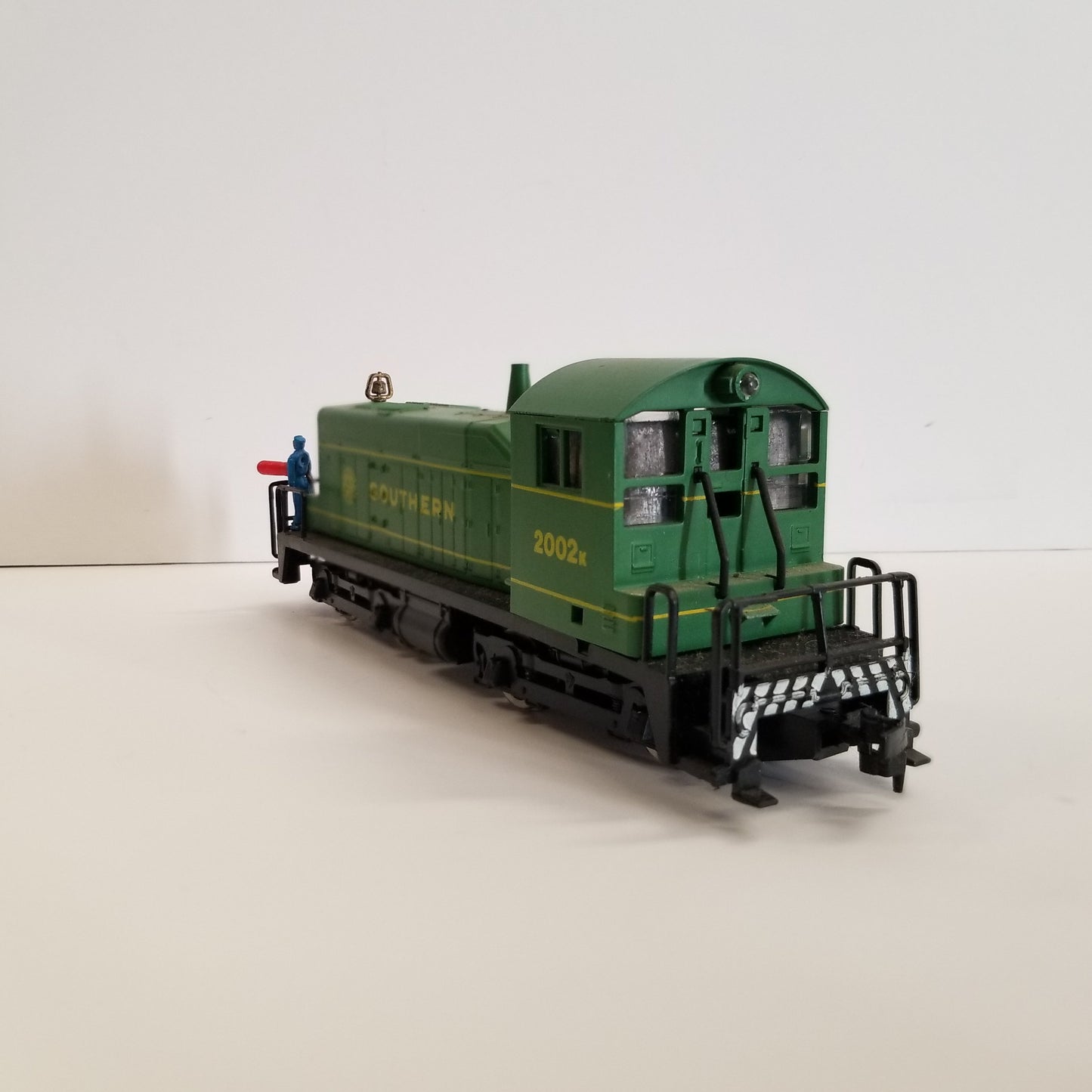 HO Scale AHM Southern Railway SW-1 Switcher No.2002k