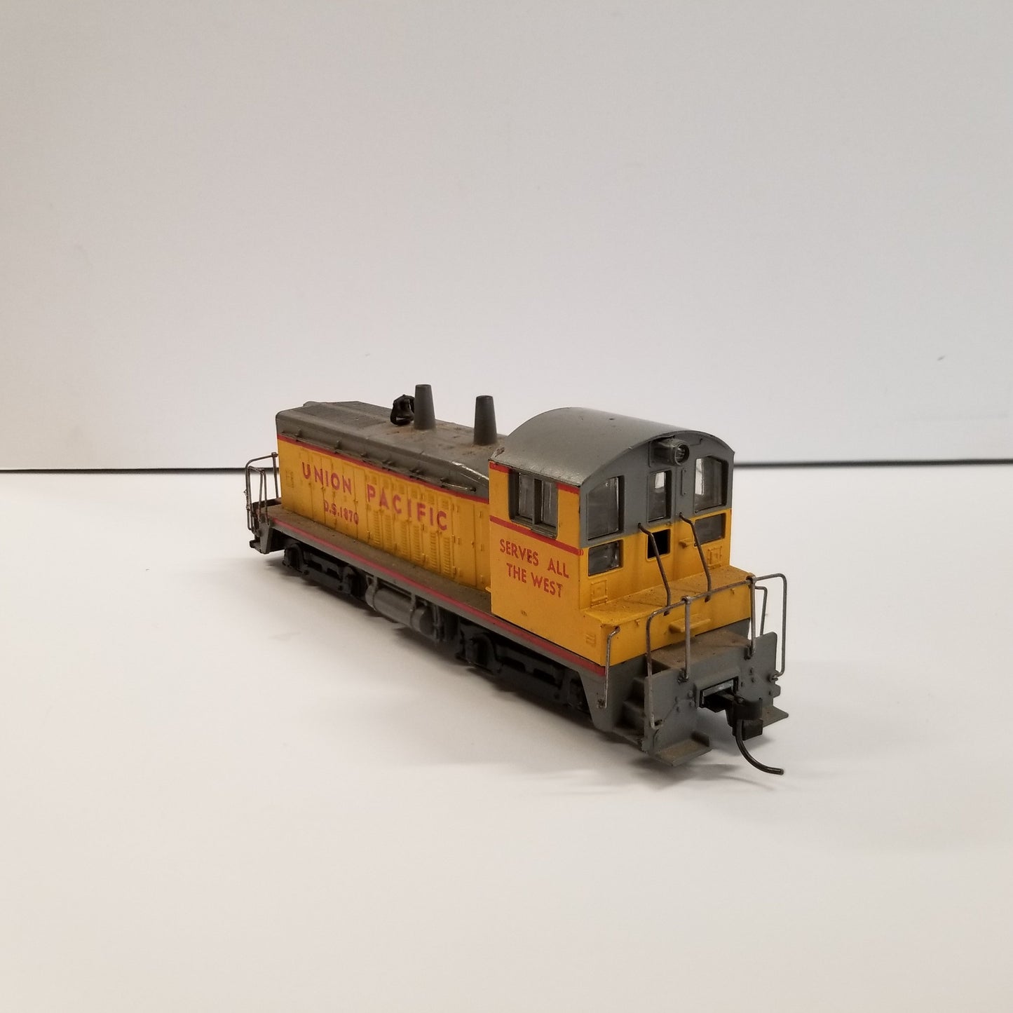 HO Scale Athearn Union Pacific SW-1500 Switcher Locomotive No.1870