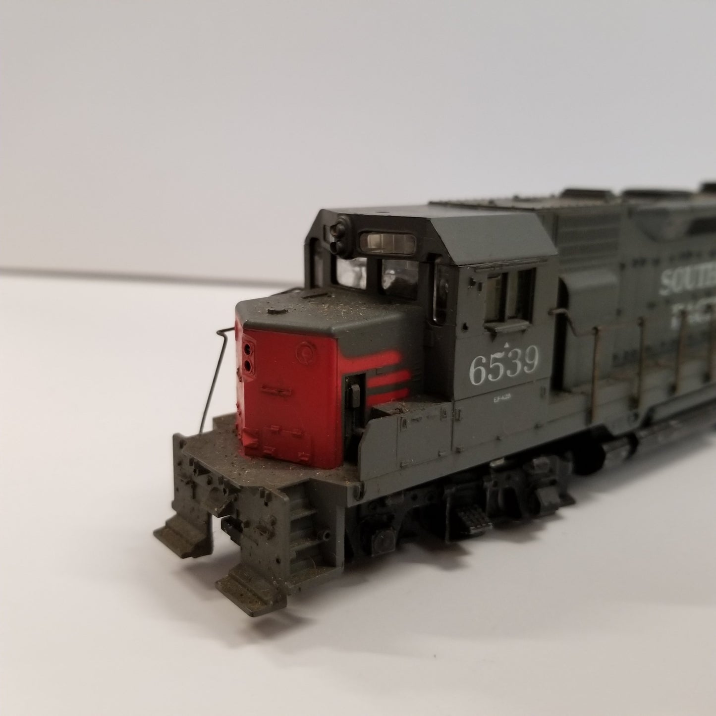 HO Scale Athearn Southern Pacific GP-40 Locomotive No.6539