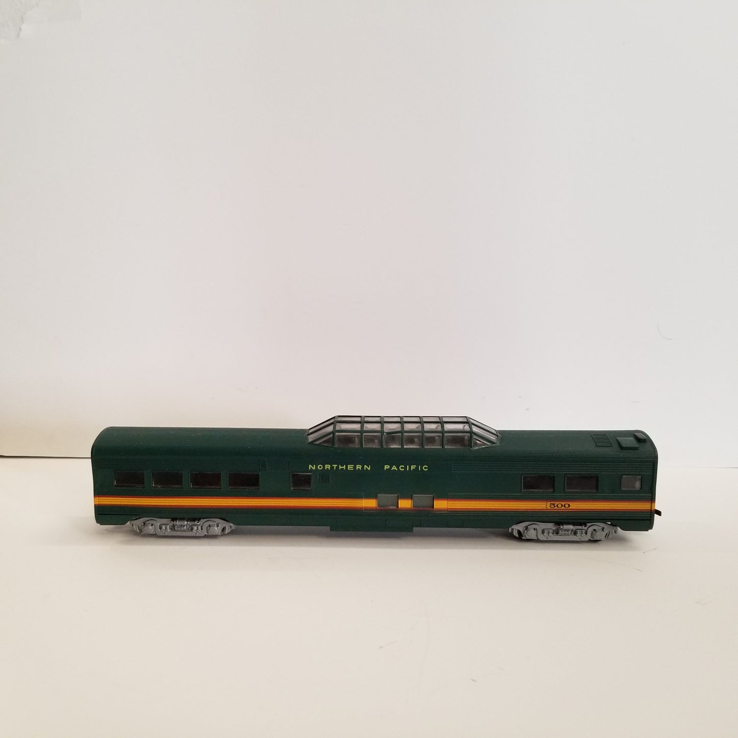 HO Scale Athearn Northern Pacific "North Coast Limited" Passenger Train Set