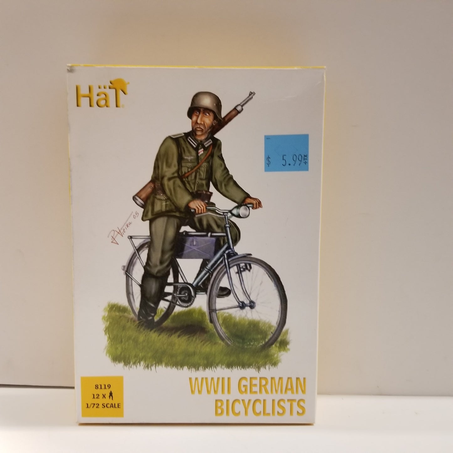 1/72 Scale HäT No.8119  WWII German Bicyclists (12)