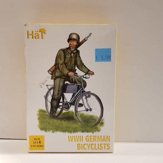 1/72 Scale HäT No.8119 WWII German Bicyclists (12)