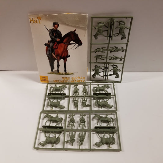 1/72 Scale HäT No.8120 WWII German Mounted Infantry