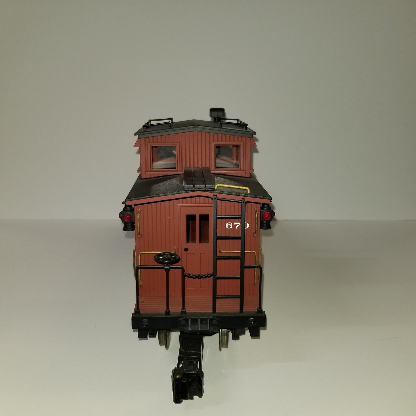 Aristo Craft Delton Classics ATSF Caboose #670