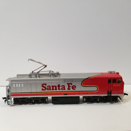 Bachmann HO Scale Santa Fe 6040 with phonograph