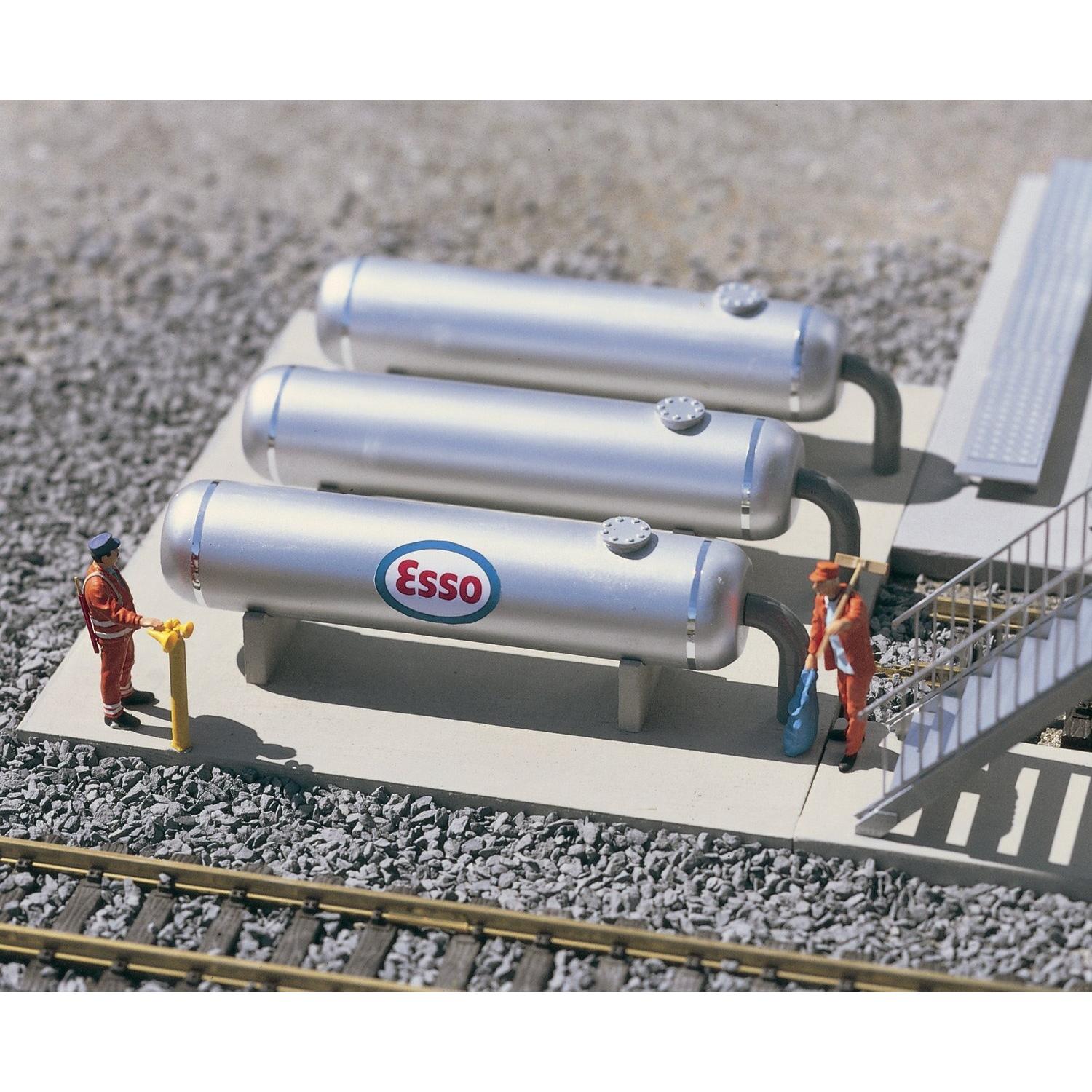 62048 Refinery Storage Tanks - Swasey's Hardware & Hobbies