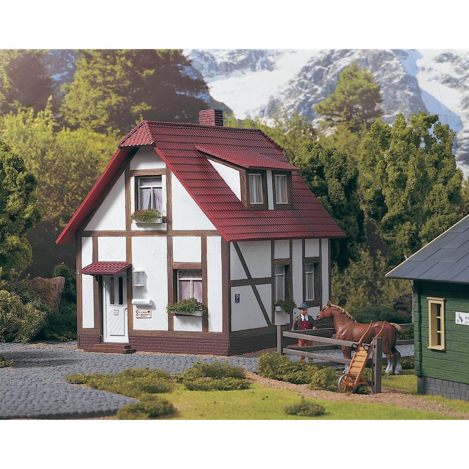 62050 Kings Half Timber House - Swasey's Hardware & Hobbies
