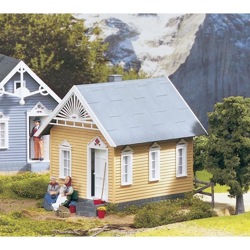 62239 Adams Gingerbread House - Swasey's Hardware & Hobbies