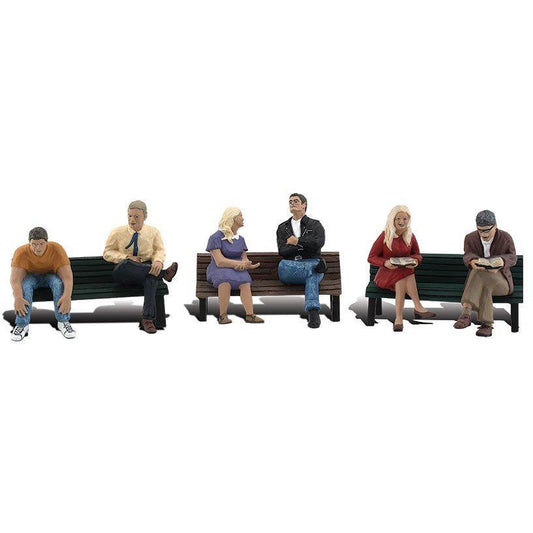 A1924 HO People on Benches
