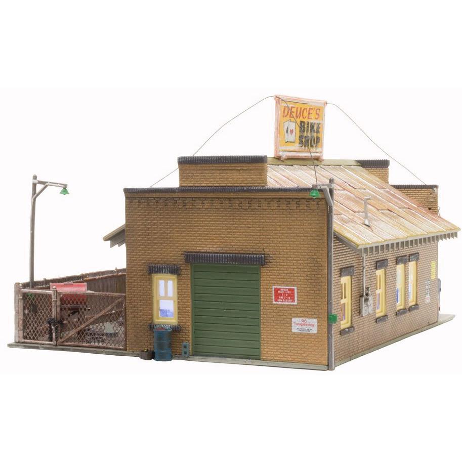 BR5045 HO Built-Up Deuce's Cycle Shop