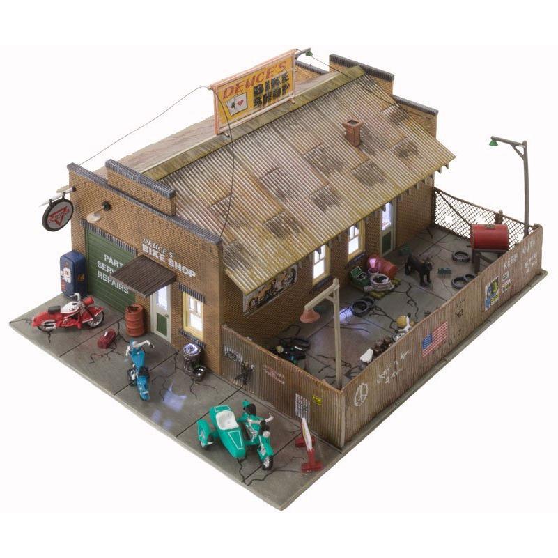 BR5045 HO Built-Up Deuce's Cycle Shop