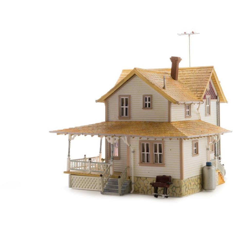 BR5046 HO Built-Up Corner Porch House