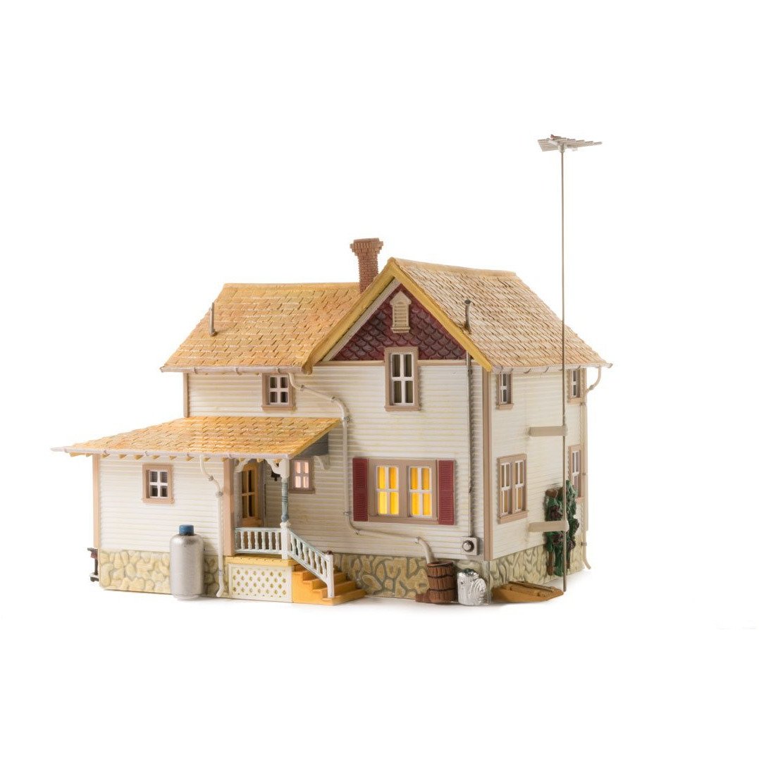 BR5046 HO Built-Up Corner Porch House