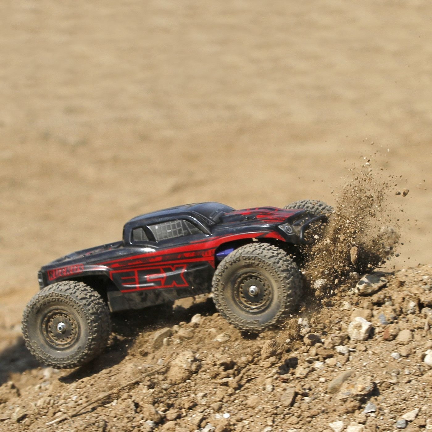 1/18 Ruckus 4WD Monster Truck RTR, Black/Red