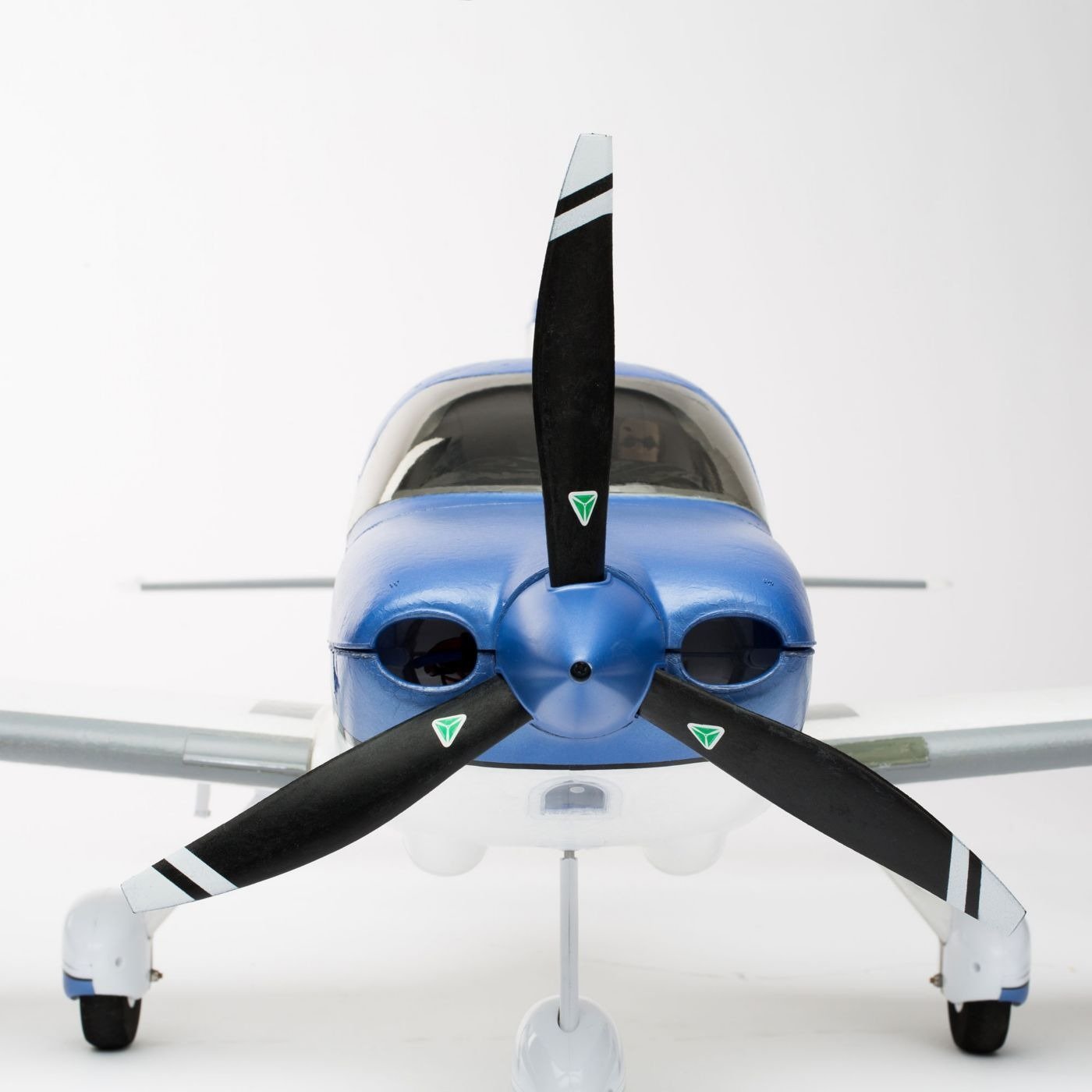 EFL5950 Cirrus SR-22T 1.5M BNF Basic