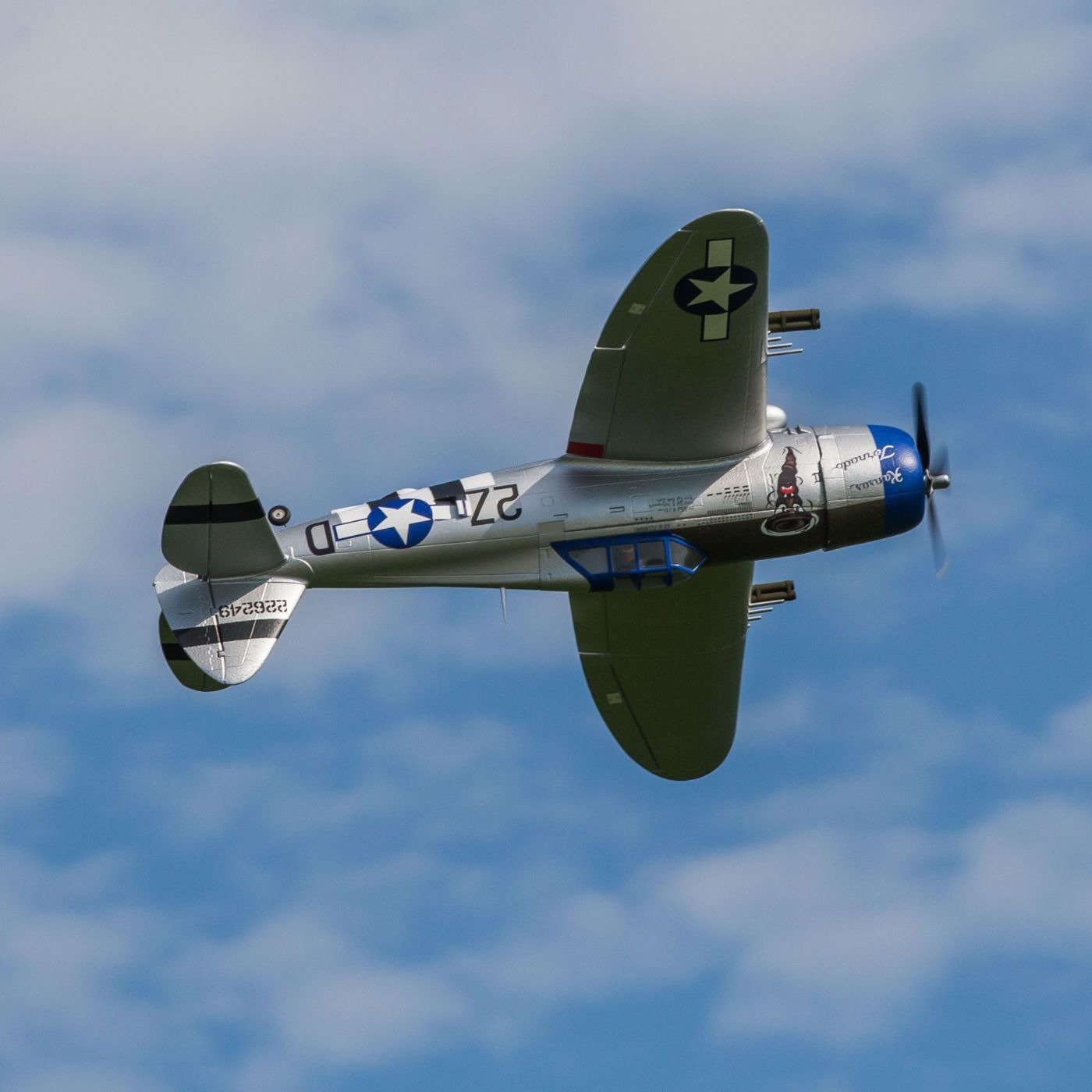 EFL8475 P-47 1.2 PNP