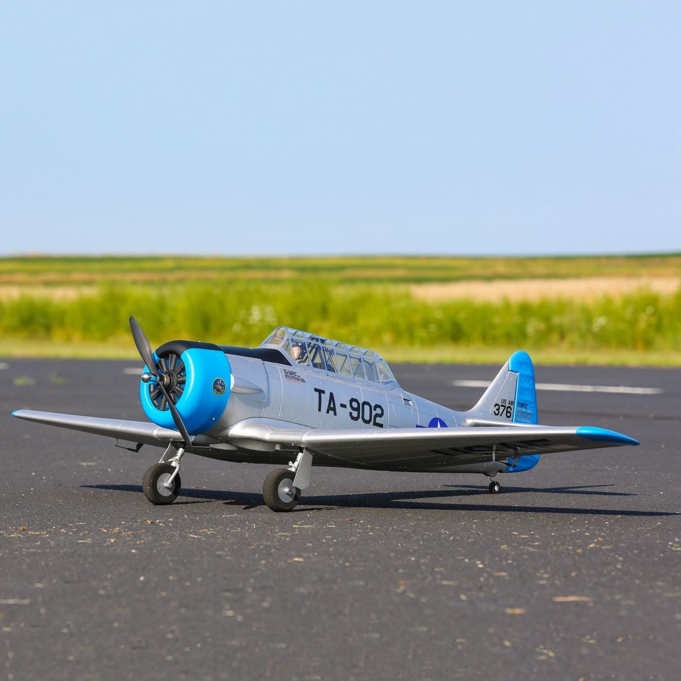 EFL8775 AT-6 1.5m PNP