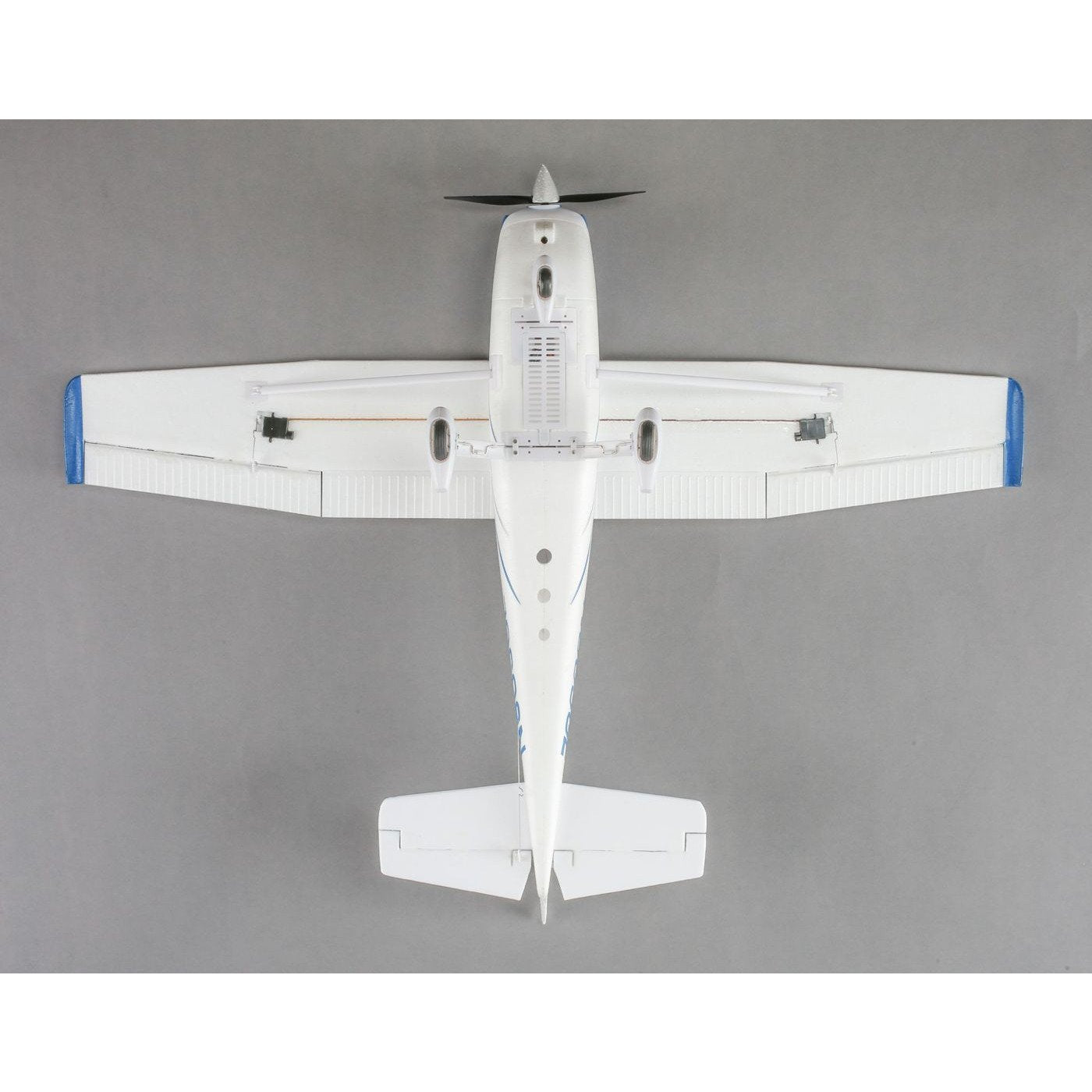 EFLU5650 UMX Cessna 182 BNF Basic