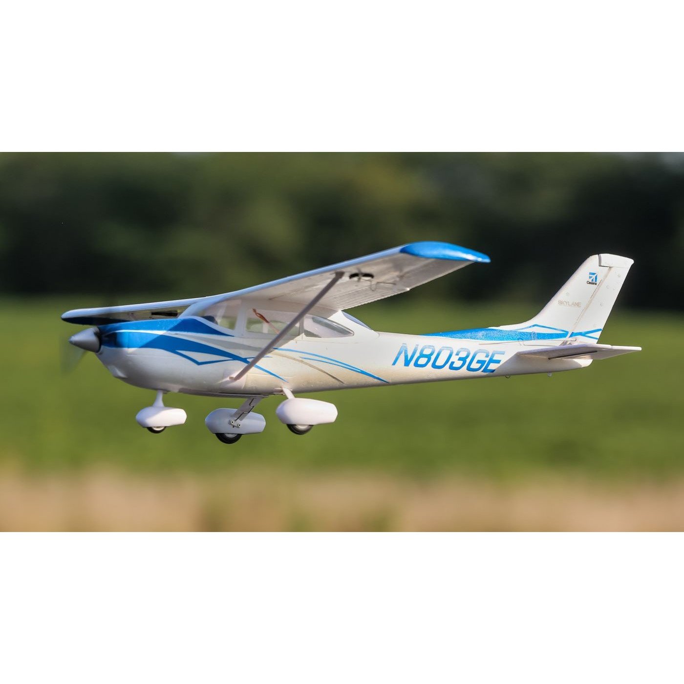 EFLU5650 UMX Cessna 182 BNF Basic