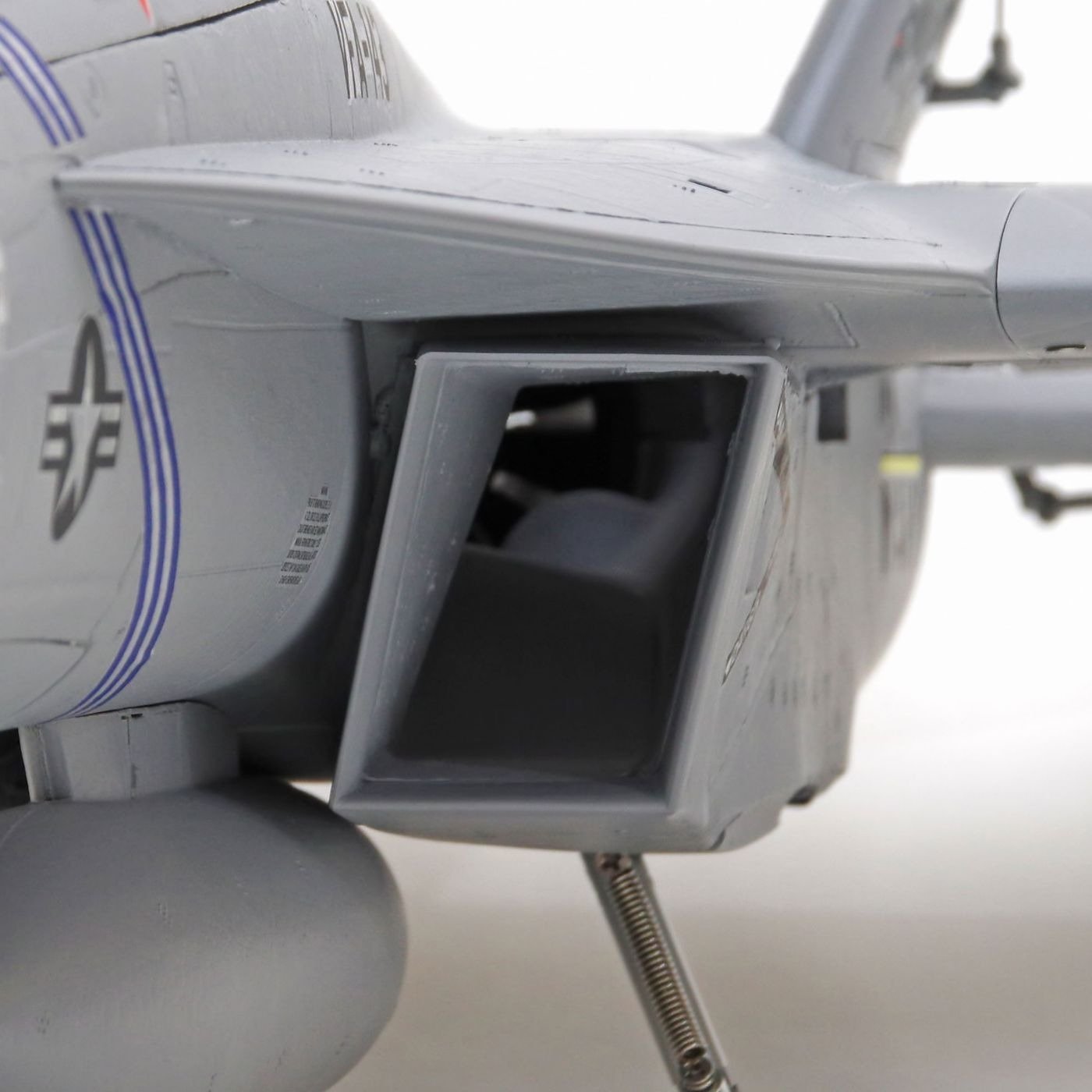 FMM102P F-18F 70mm PNP