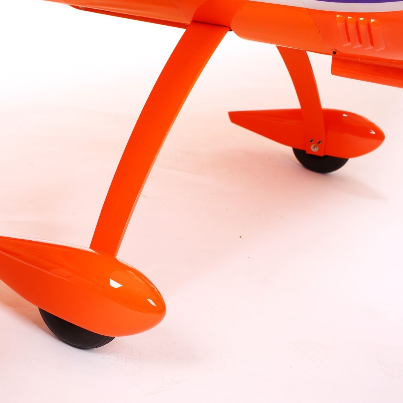 HAN1060 3.1m Sukhoi SU-26MM ARF (3 Boxes)
