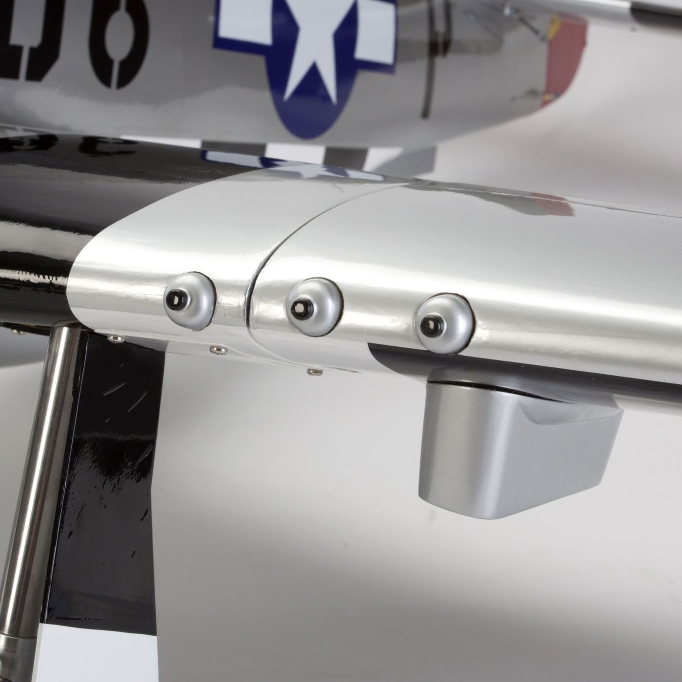 HAN4770 P-51D Mustang 60cc ARF (2 Boxes)