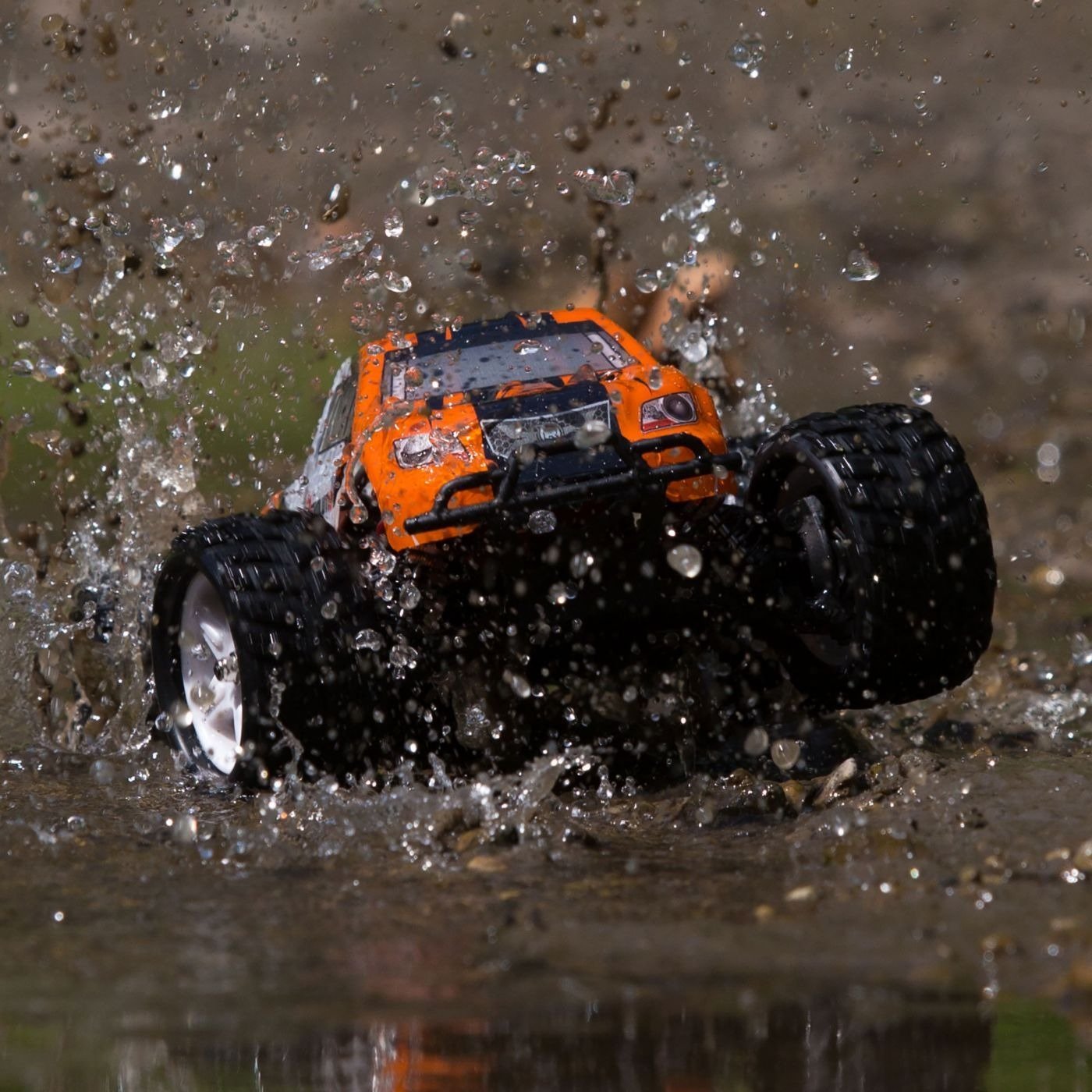 Seismic 1/18 4WD Monster Truck RTR: Orange/White